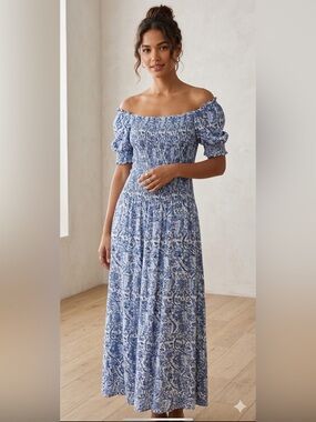 Max Studio Chinoiserie (Asian art)
Floral short sleeve Smocked Maxi Dress
Large